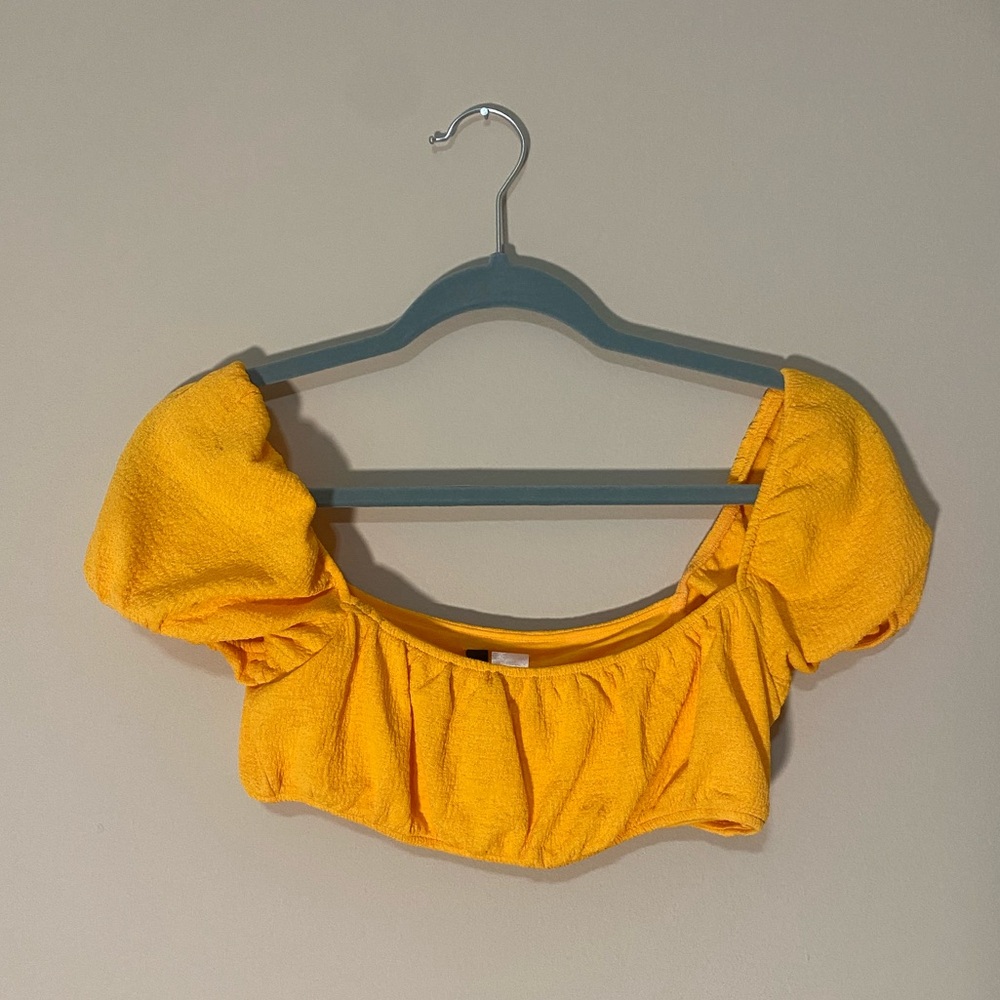 Bright yellow crop top from H&M